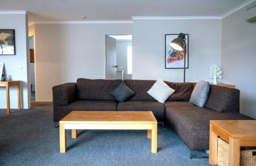 Kingston Apartamento | Contemporary 2BR apartment near Kingston - Hosted by Canstay