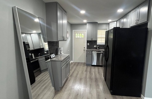Northwest Philadelphia Casa | Contemporary 3-Bedroom, 2-Bathroom House, with Backyard & Patio