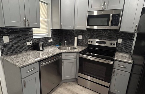 Northwest Philadelphia Casa | Contemporary 3-Bedroom, 2-Bathroom House, with Backyard & Patio