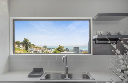 Schotsche Kloof Apartamento | Contemporary 3-Bedroom in Bo-Kaap | Views and Pool