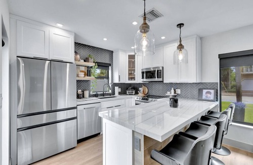 Lake Ridge Casa | Contemporary 3BR 3 BA Duplex, Amazing Outdoor Area