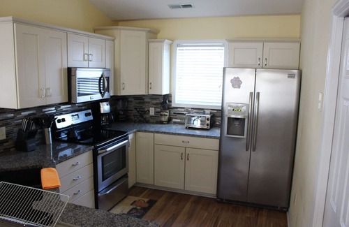 Rehoboth Beach Condominio | Contemporary 3BD/2BA Condo Perfect for YOUR Next Getaway (Pleasure or Work!)