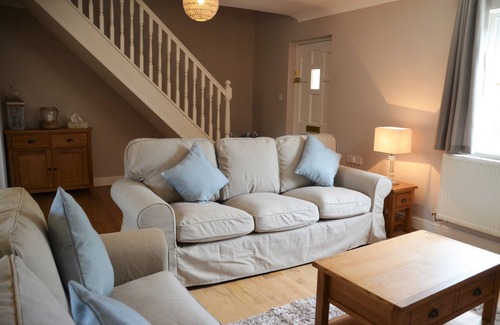 Jameston Cabaña | Contemporary 3bed cottage w/garden,5 mins to beach