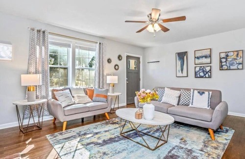 Atlanta Casa | Contemporary 3BR Home with Private Hot-Tub