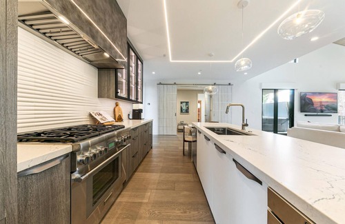 Ponderosa Palisades Casa | Contemporary-5 bed-6.5 bath Mountain Retreat-Hot tub-Sauna