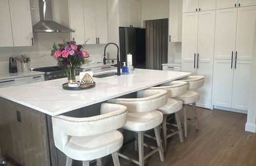 Frisco Casa | Contemporary 5-bedroom house with beautiful pool in Frisco by the Star