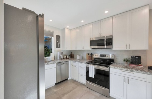 Sunrise Villas Condominio | Contemporary and quiet patio home in an unbeatable Scottsdale location.