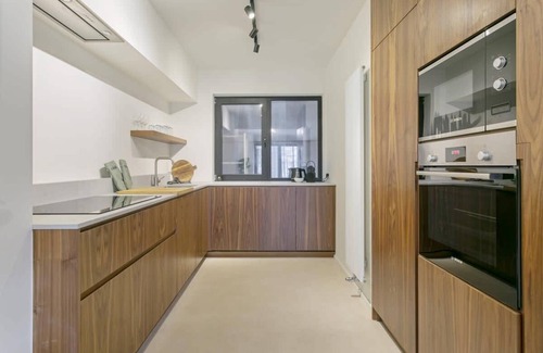 South Antwerp Apartamento | Contemporary Antwerp Comfort: Stylish 2-BR