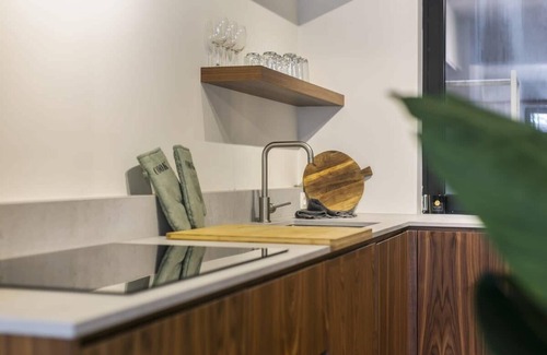 South Antwerp Apartamento | Contemporary Antwerp Comfort: Stylish 2-BR