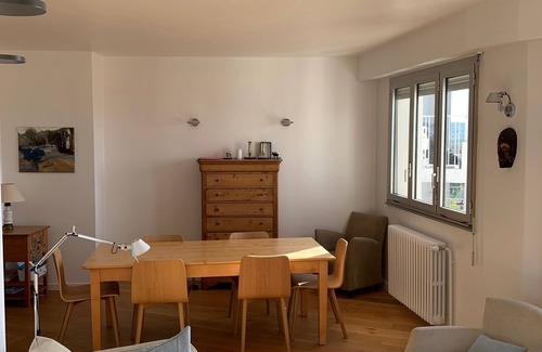 Toulouse South-East Apartamento | Apartamento contemporáneo al borde del Canal du Midi.