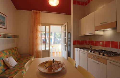 Bibione Apartamento | Apartamento contemporáneo en una residencia tranquila.
