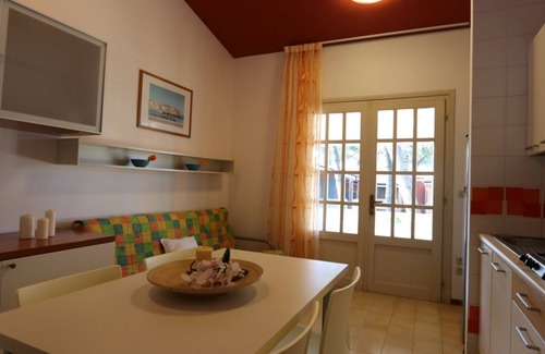 Bibione Apartamento | Apartamento contemporáneo en una residencia tranquila.