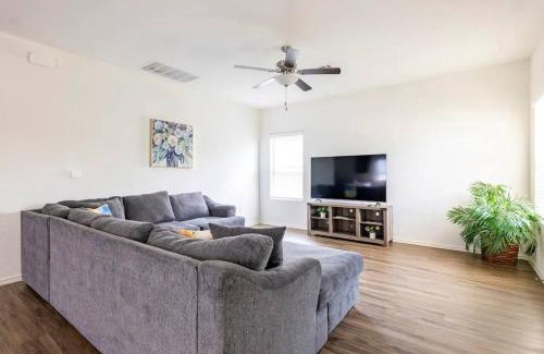 Austin Casa | Contemporary Austin Home Near Downtown & Airport