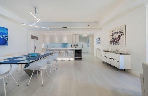 Seven Mile Beach Condominio | Contemporary Beachfront Residence at The Ritz-Carlton Resort, sleeps 6