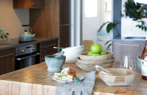 Clifton Apartamento | Contemporary Clifton Apartment - Number 5104