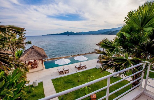 Candi Dasa Villa | Estilo colonial colonial de 4 dormitorios con vista al mar, Candidasa;
