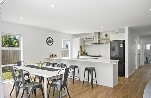 Masterton Casa | Contemporary Comfort – Masterton Holiday Home
