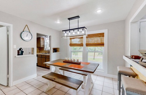 Sailhouse Condominio | Contemporary Condo w/ Fast WiFi, Shared Pool, Pool Spa, Tennis, & Boat Dock