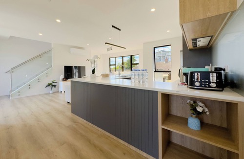 Forrest Hill Casa | Contemporary Design Four-Bedroom Home