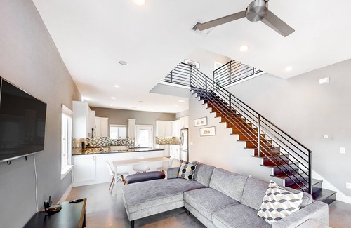 St. John - Coronado Hills Casa | Contemporary, Dog-Friendly Getaway w/ Free WiFi, Central A/C, & a Washer/Dryer