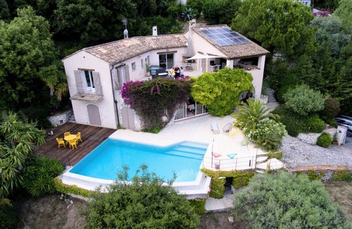 La Colle-sur-Loup Villa | Contemporary Sea-View Villa with Infinity Pool – Near Saint-Paul de Vence