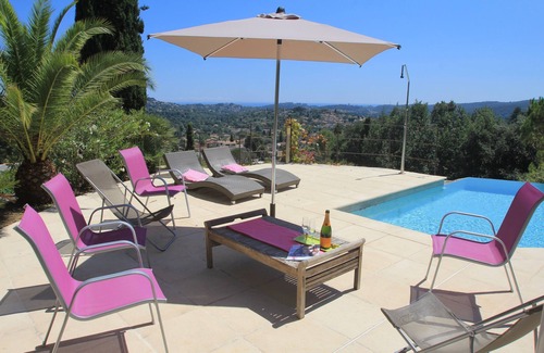La Colle-sur-Loup Villa | Contemporary Sea-View Villa with Infinity Pool – Near Saint-Paul de Vence