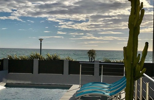 Saint-Cyr-sur-Mer Casa | CONTEMPORARY SEA FRONT VILLA