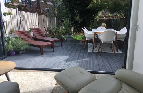 Highams Park Casa | Contemporary house London 4 minutes walk to station