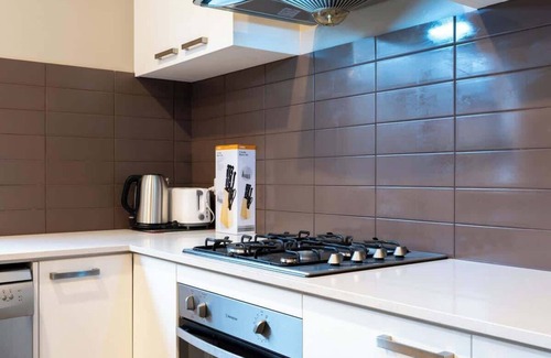 Clyde Casa | Contemporary Living at this Clyde Family Estate