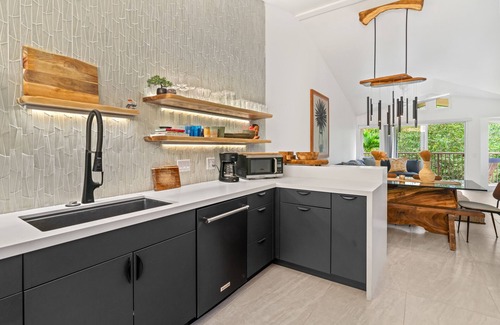 Princeville Casa | Contemporary Luxury condo minutes from Hanalei Bay & other stunning beaches.