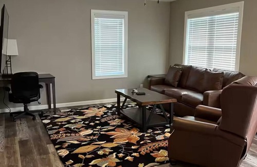 Unionville Casa | Contemporary Main Street House