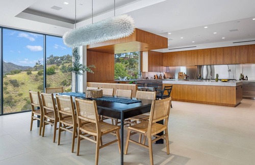 Beverly Hills Casa | Contemporary Modern House with 6 Beds 9 Baths, 10,556 Sq.ft