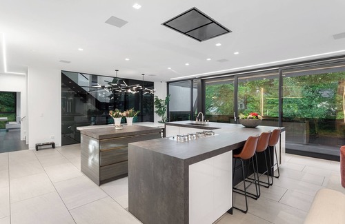 North Buckhead Casa | Contemporary Modern estate in delightful Atlanta with an infinity swimming pool