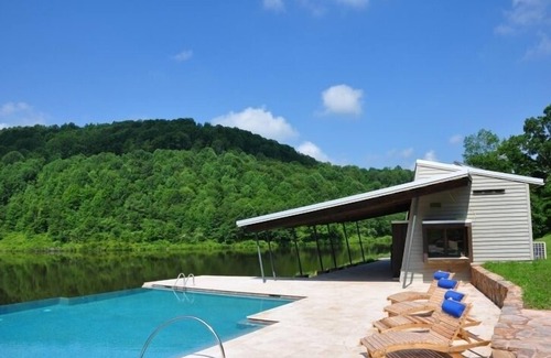 Meadow Bluff Casa | Casa y finca contemporánea de montaña