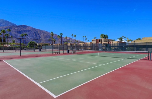 Twin Palms Condominio | Contemporary One BDR, Ground Floor Condo, Open Patio, and Walk to Shops