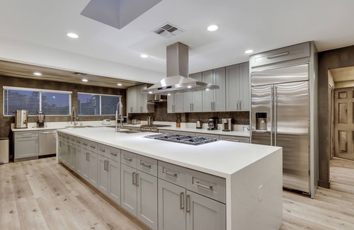 Las Vegas Villa | 12BR/12BA Contemporary Private Villa w/ Pool, Sports Court, Strip Views