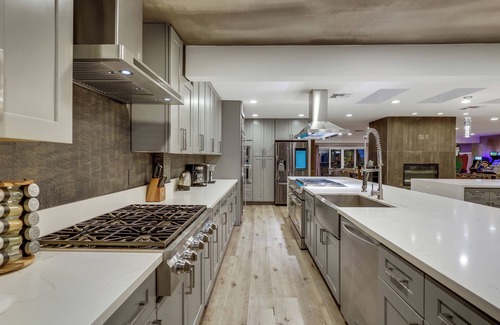 Las Vegas Villa | 12BR/12BA Contemporary Private Villa w/ Pool, Sports Court, Strip Views