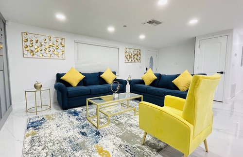Temple Crest Casa | Contemporary Retreat In Tampa.