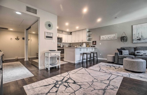 Point Loma Heights Condominio | Contemporary San Diego Gem w/ Community Pool!