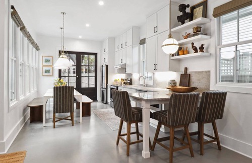 Historic Downtown Savannah Casa | Contemporary Savannah Retreat | Near Forsyth Park