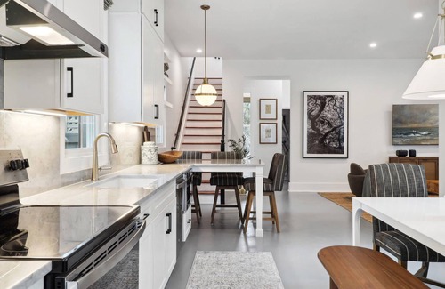Historic Downtown Savannah Casa | Contemporary Savannah Retreat | Near Forsyth Park
