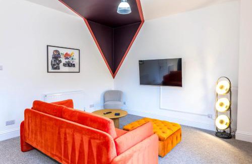 Bristol Apartamento | Contemporary Silverstone with FREE PARKING by Prescott Apartments
