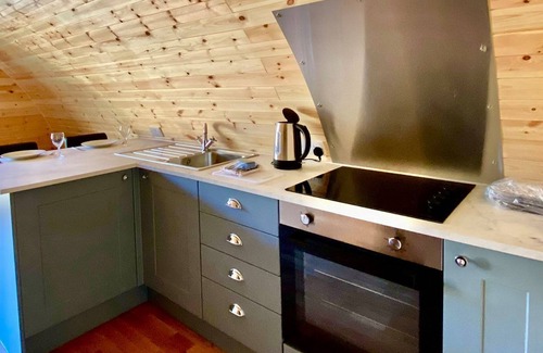 Alford Cabaña | 2 bedroom accommodation in Woodthorpe