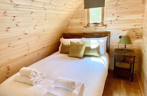 Alford Cabaña | 2 bedroom accommodation in Woodthorpe