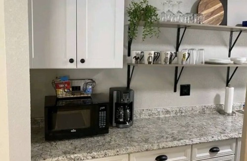 Pasadena Casa | Contemporary Stay in Pasadena