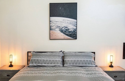 East Beach Casa | Contemporary Studio w/ King Bed