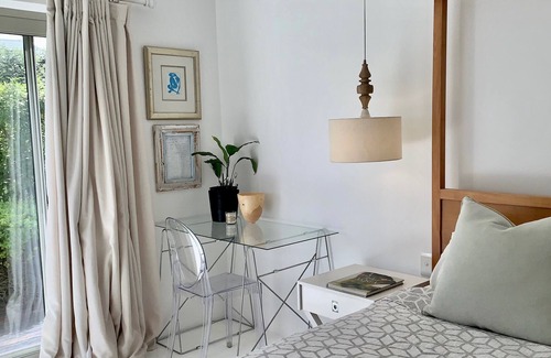 Kommetjie Cabaña | Contemporary studio stones throw to the beach