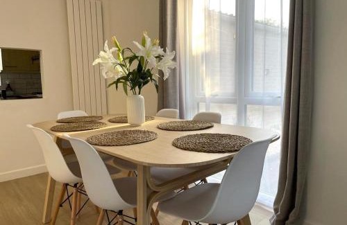 High Wycombe Apartamento | Contemporary-styled 3-Bed House