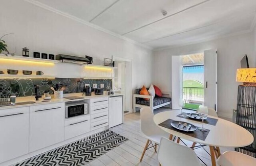 Observatory Apartamento | Contemporary & Stylish Apartment in Observatory