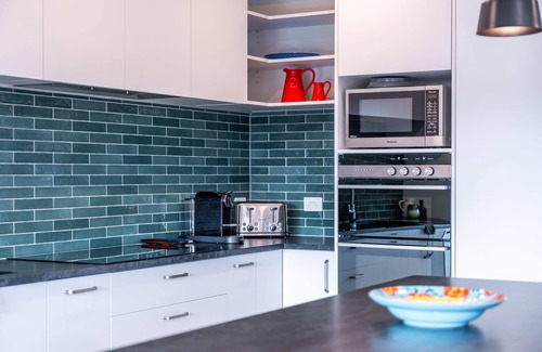 Albert Town Casa | Contemporary Thyme Cottage